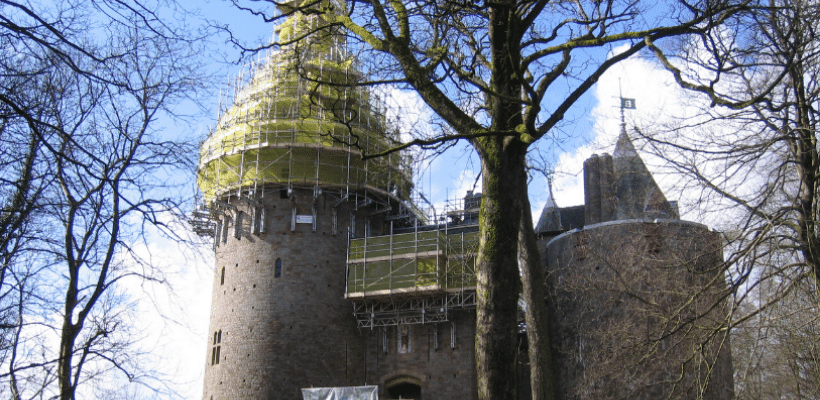 facade propping in use at Castle Coch refurbishment project